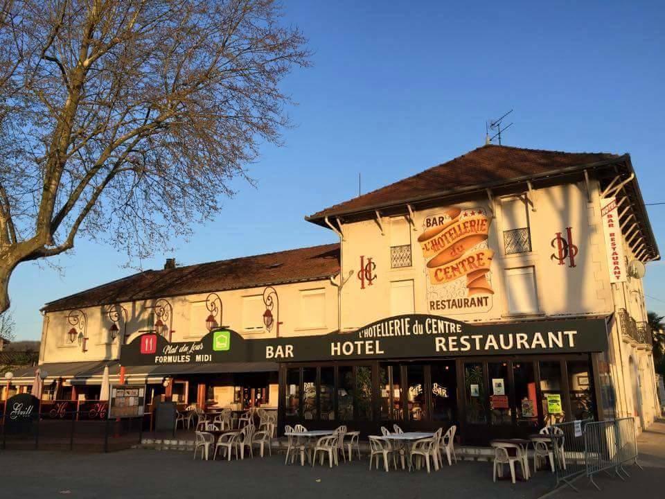 Hotellerie Du Centre Salies-du-Salat Exteriör bild